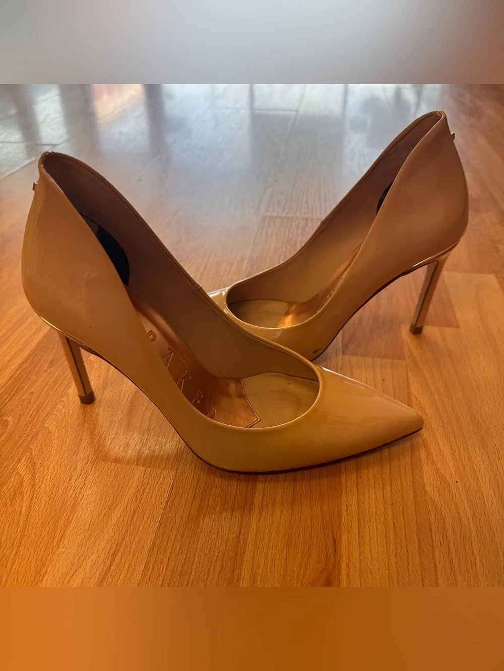 Ted Baker Izibela Pointer-toe Pumps Patent Leather Heels Tan Color, Size US 9